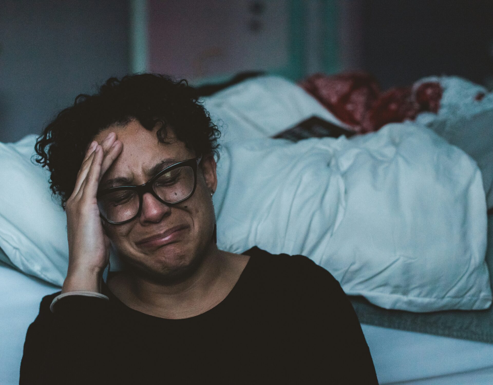 arbeitgeber verklagen wegen psychischer belastung claudia wolff owbcefxgrie unsplash